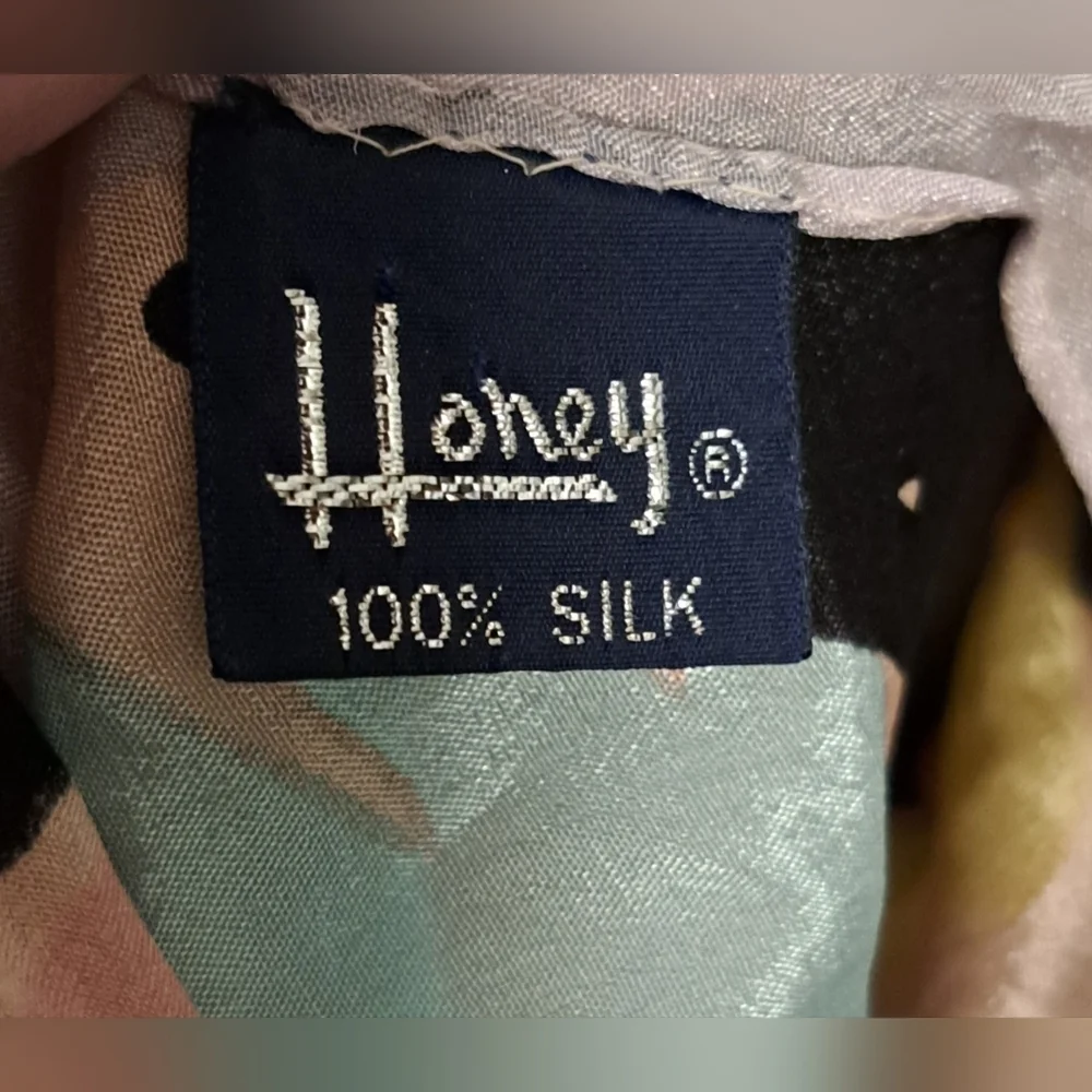 EUC Vintage 80s Honey Silk Pastel Graphic Retro Boho Neutral Casual Scarf Wrap